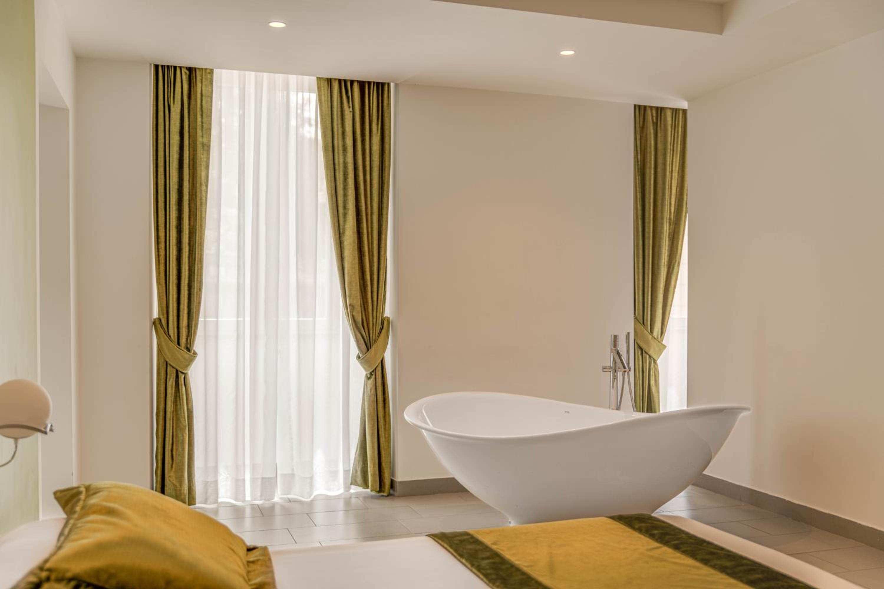 Trevi Palace Hotel