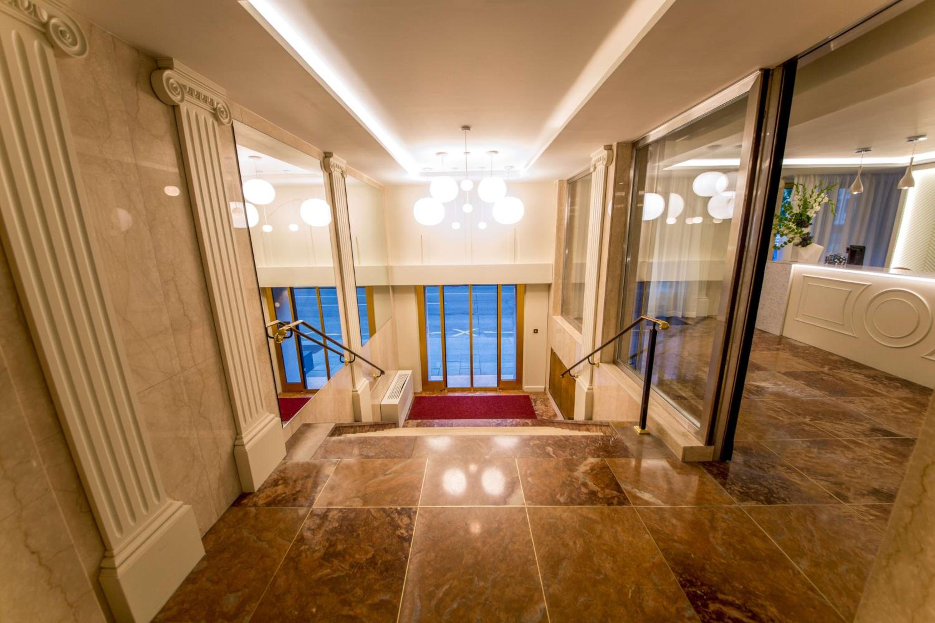 Hotel Geneva by Fassbind