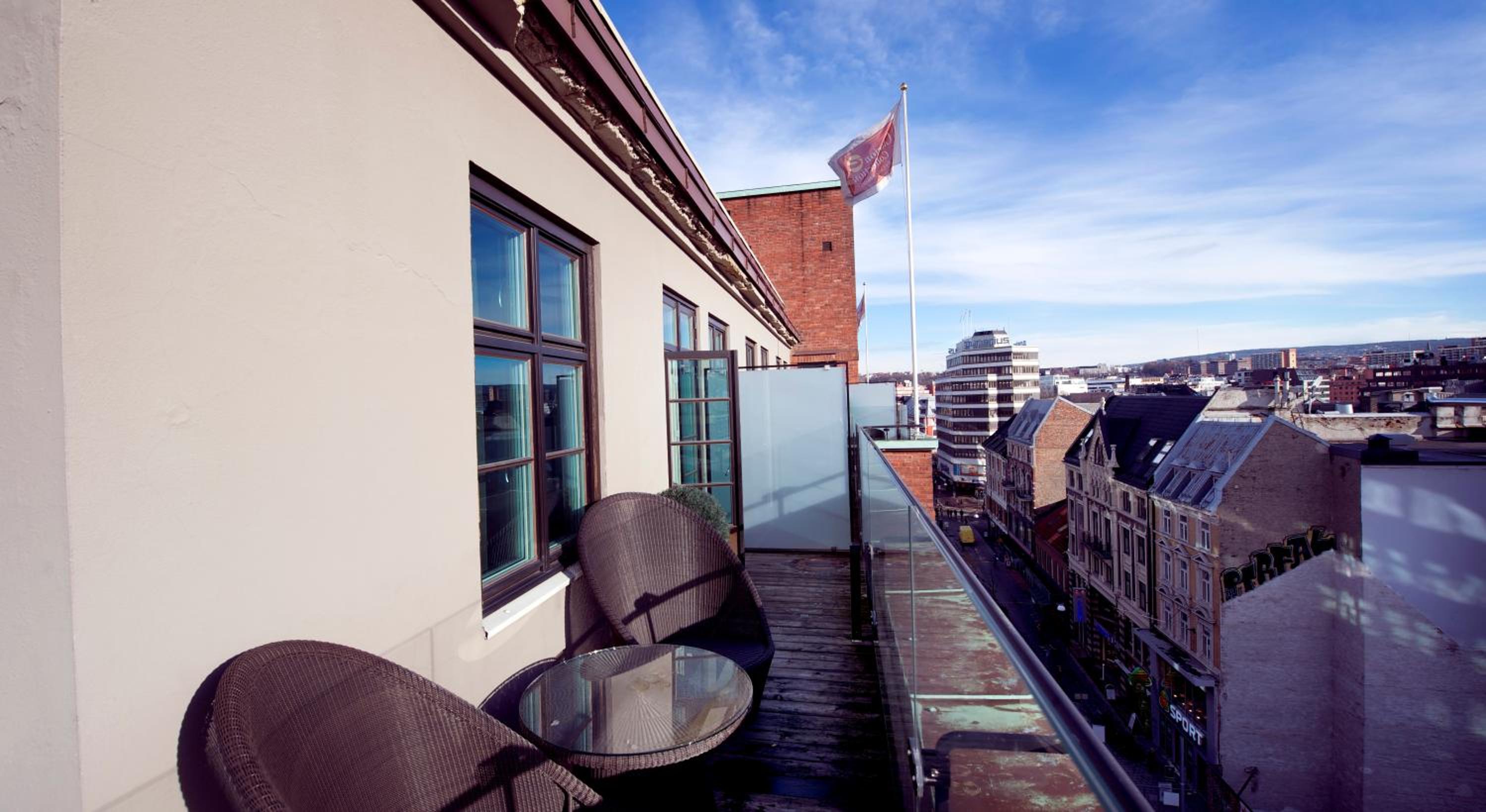 Home Hotel Folketeateret