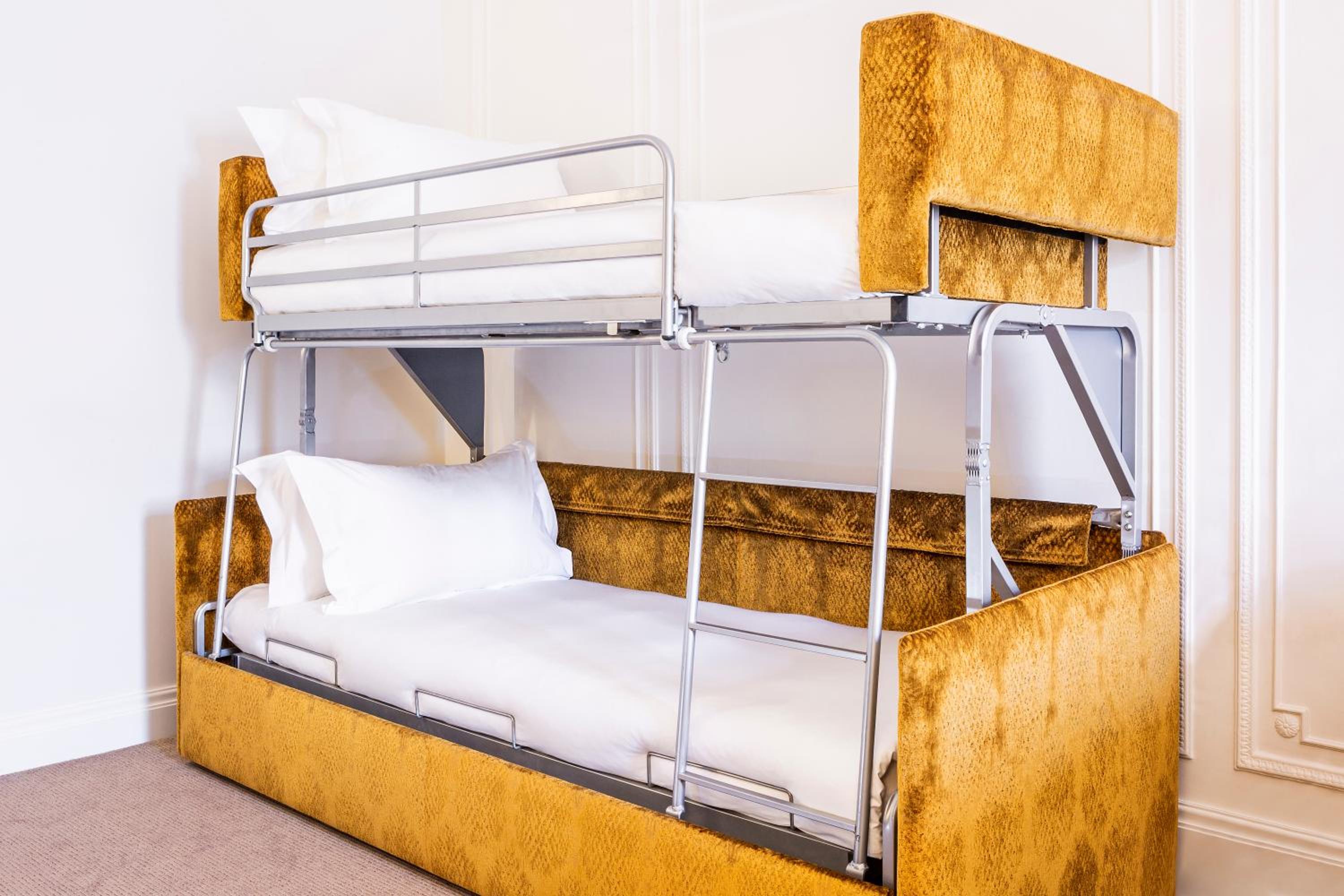Astor Court Hotel