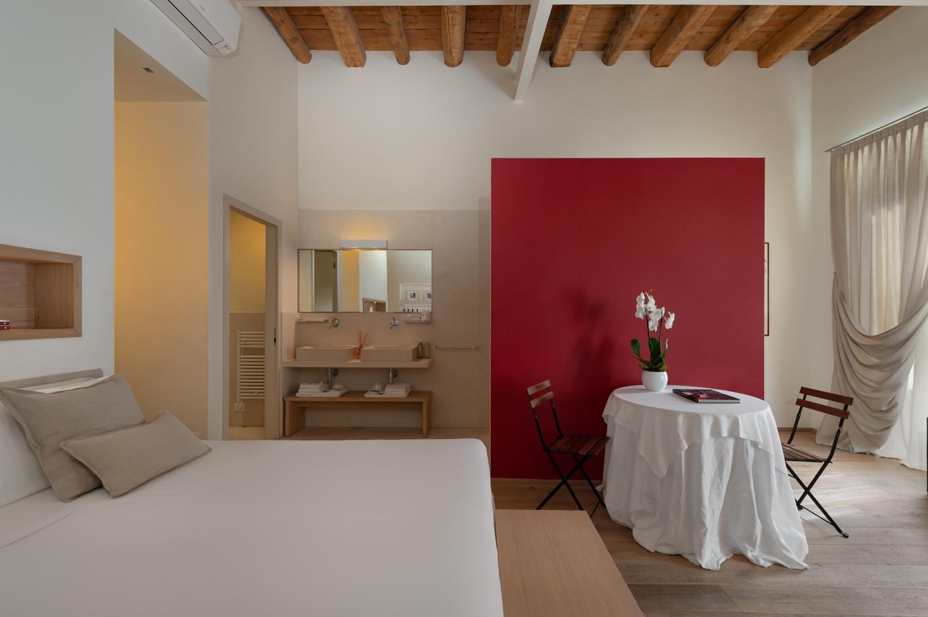 Massimago Wine Suites