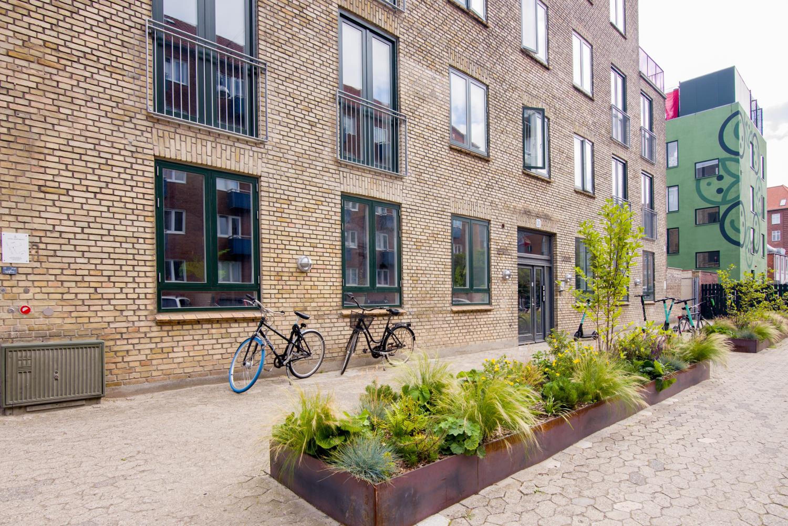 Brik Apartment Hotel