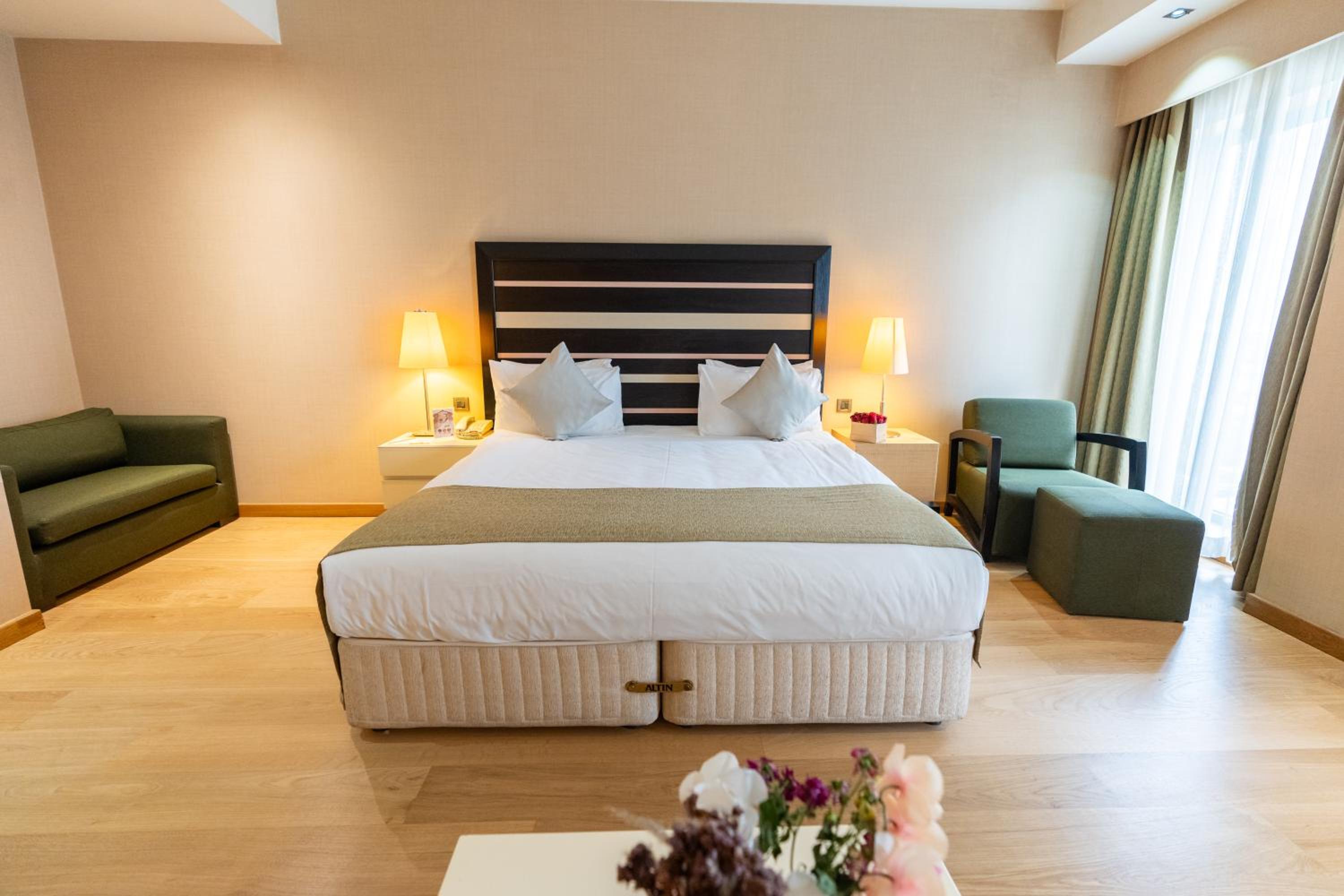ADM Grand Hotel