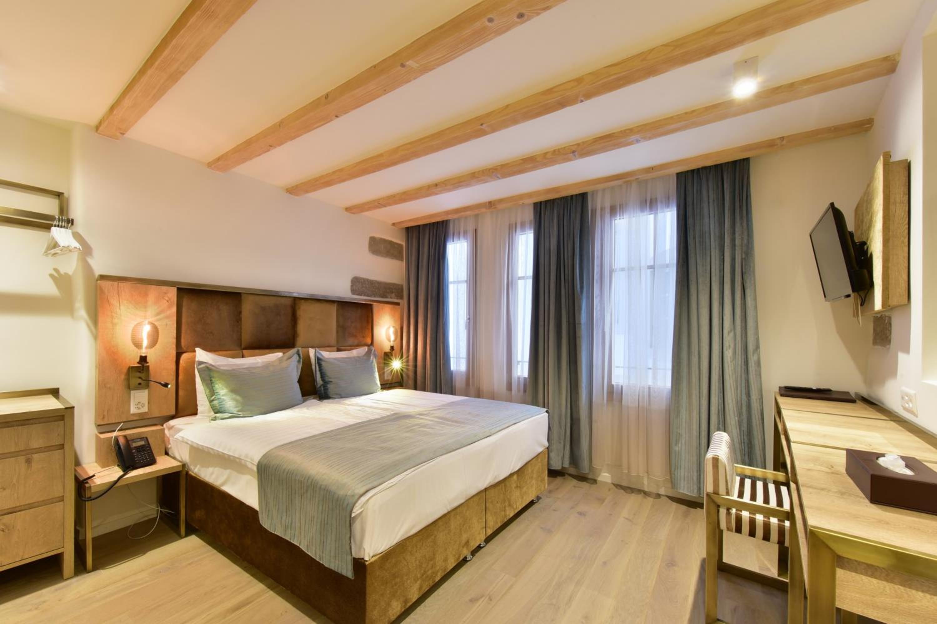 Hotel Rousseau
