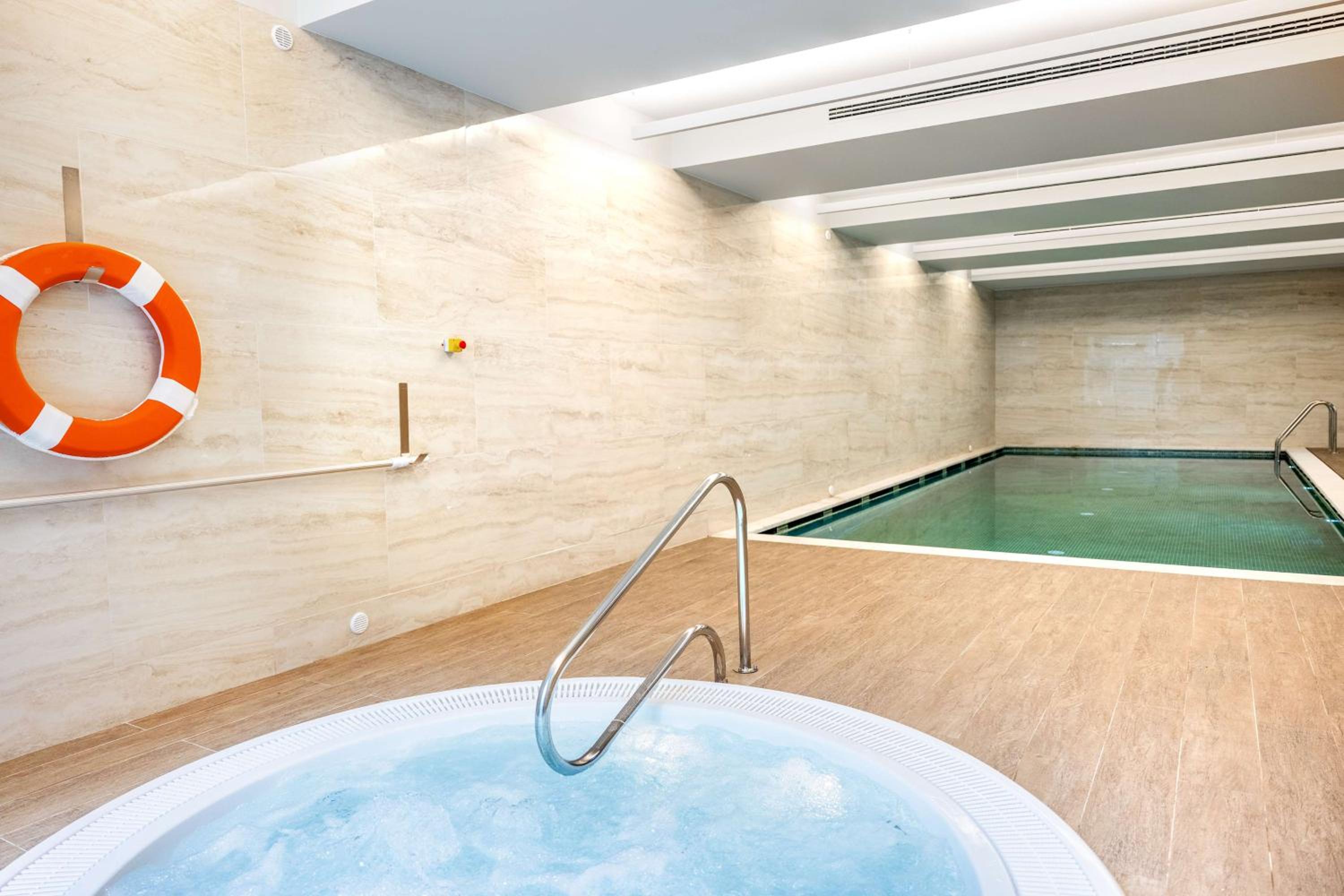 Cenica Porto Hotel, Curio Collection by Hilton