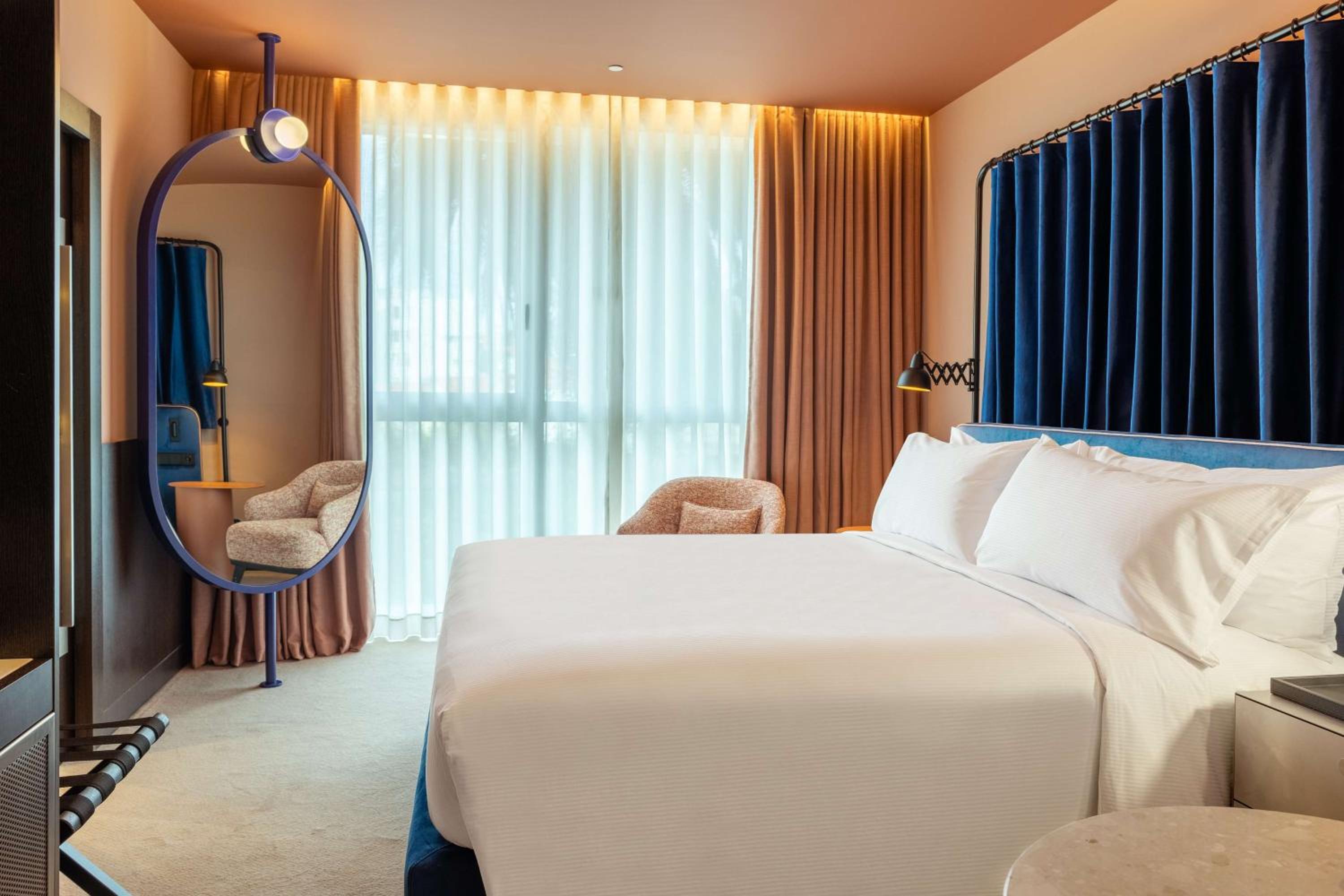 Cenica Porto Hotel, Curio Collection by Hilton