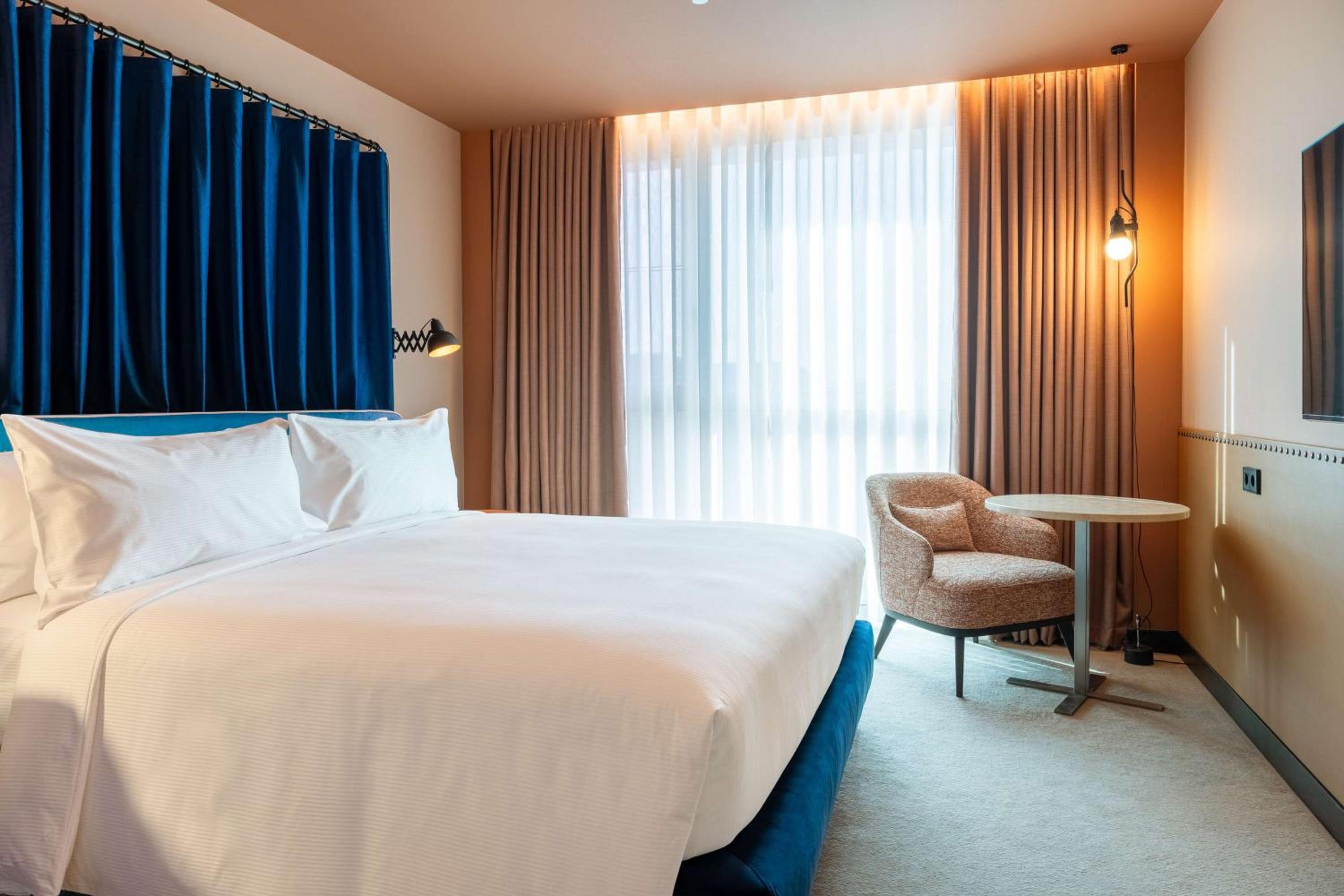 Cenica Porto Hotel, Curio Collection by Hilton
