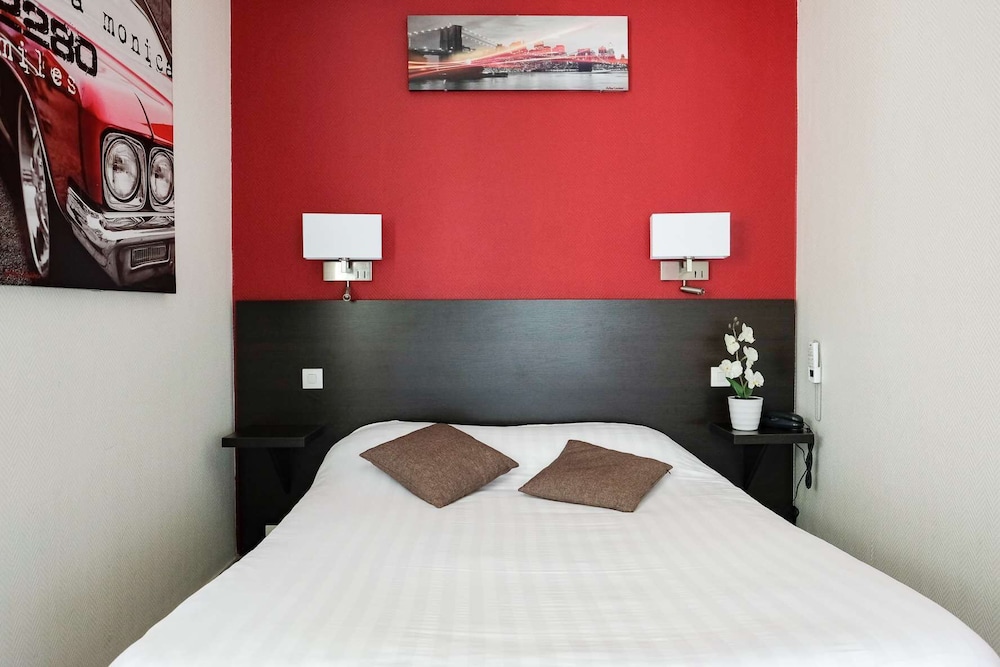 Notre Dame Hotel