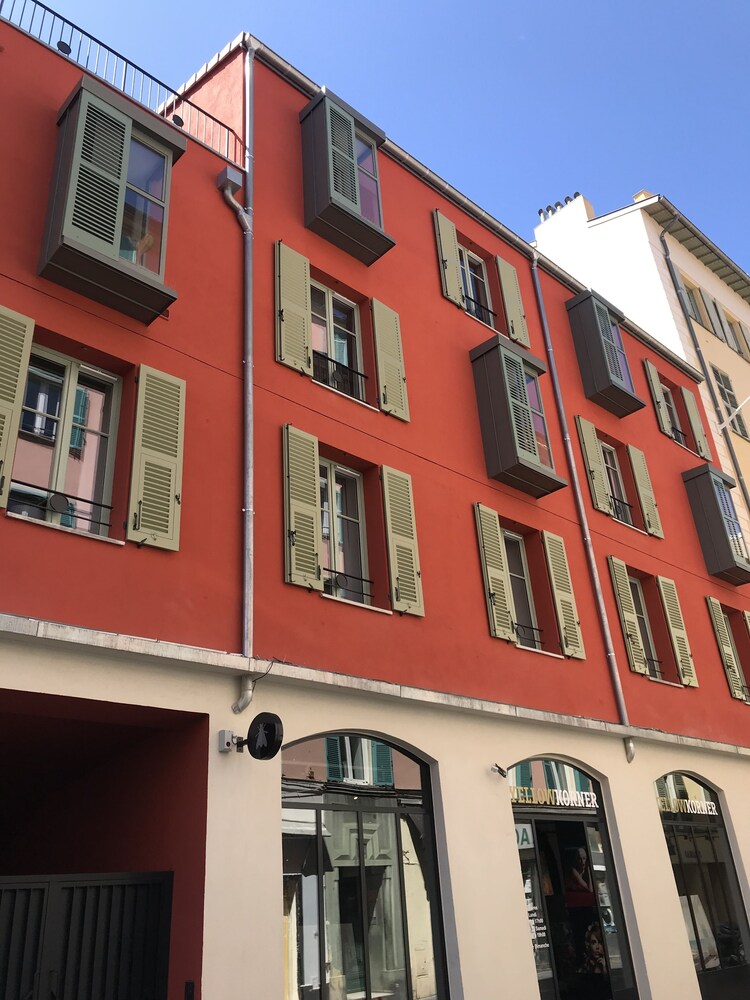 L'Abeille - Boutique Apartments