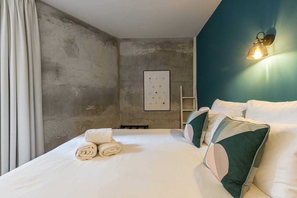 L'Abeille - Boutique Apartments