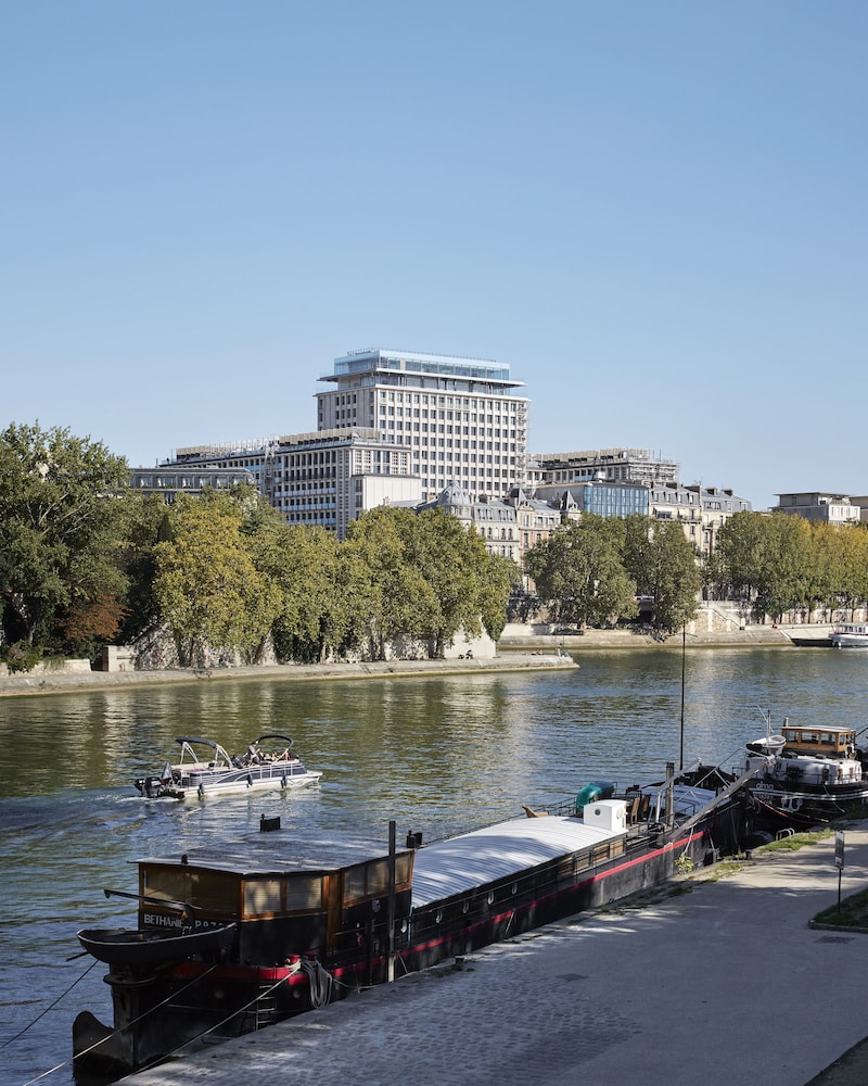 SO/ PARIS