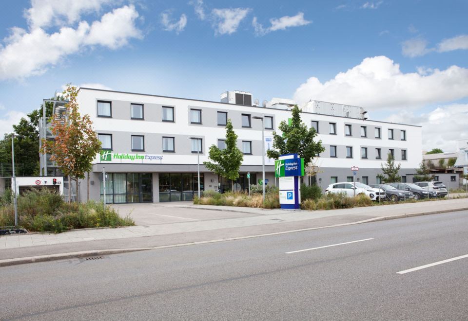 Holiday Inn Express MUNICH - OLYMPIAPARK by IHG