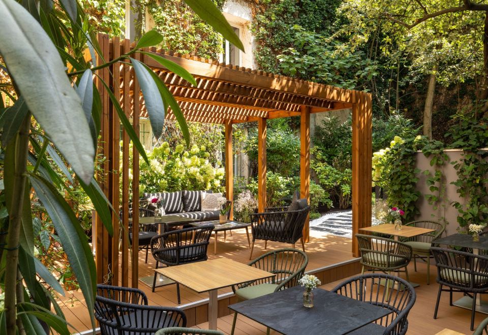Hotel Paris Louis Blanc