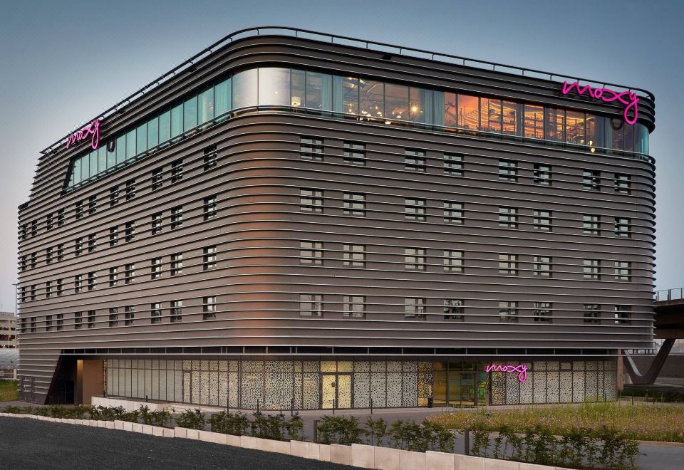 Moxy Cologne Bonn Airport