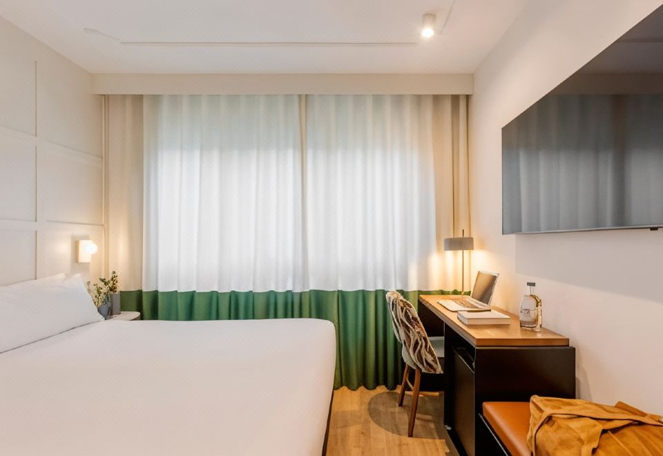 Room Mate Cosmo - City Centre, Valencia