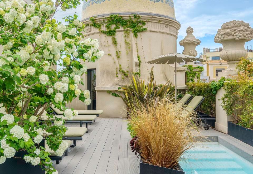 Casagrand Luxury Apartments Barcelona